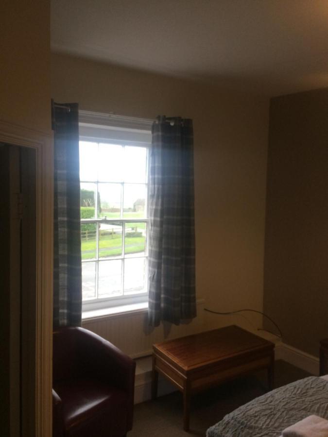 Llansantffraid-ym-Mechain The Lion Hotel المظهر الخارجي الصورة