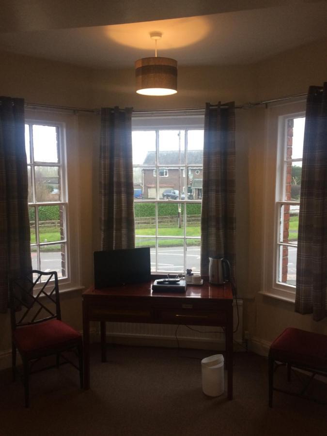 Llansantffraid-ym-Mechain The Lion Hotel المظهر الخارجي الصورة